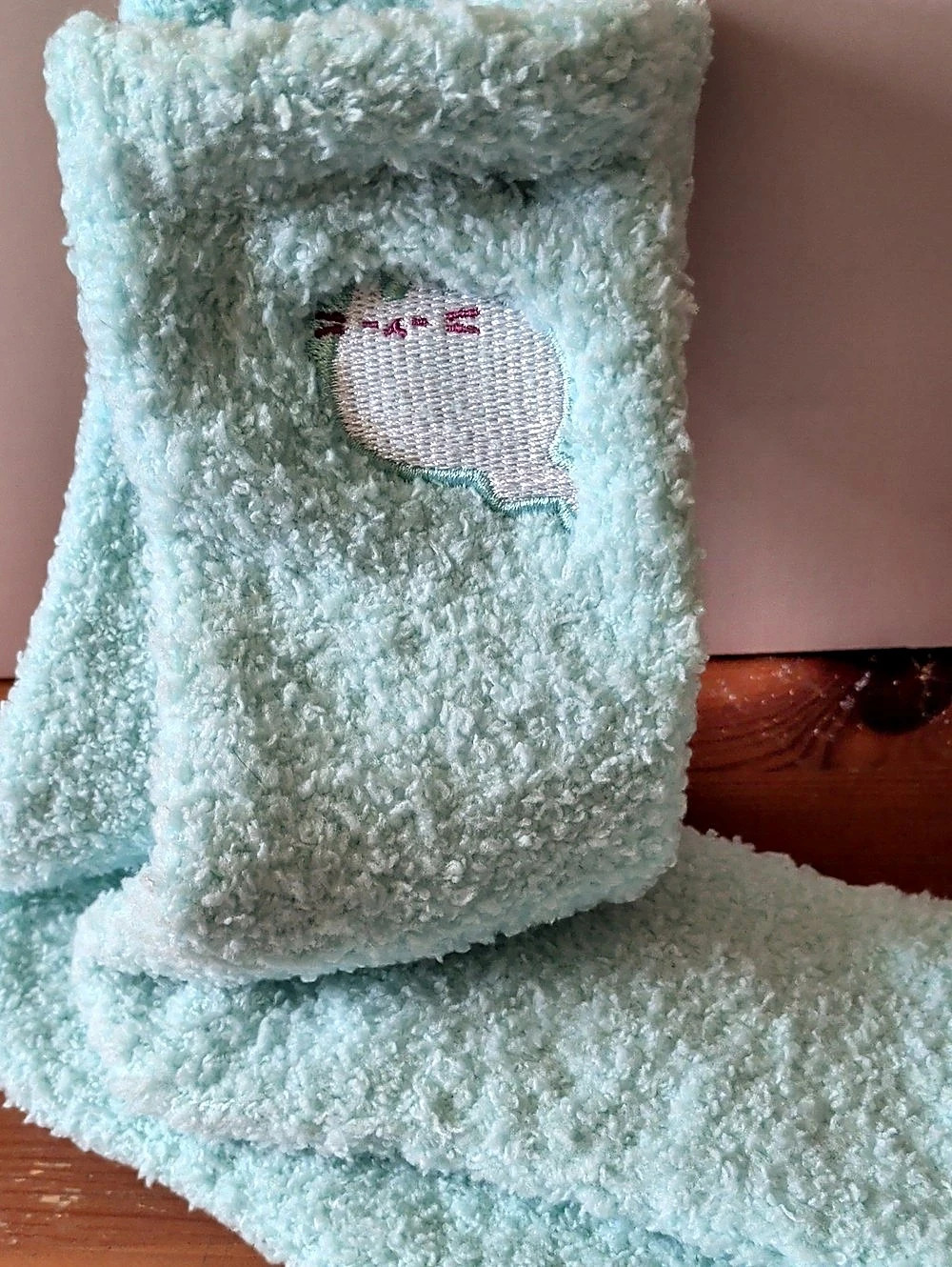 Pusheen Cozy Socks Fuzzy Mint